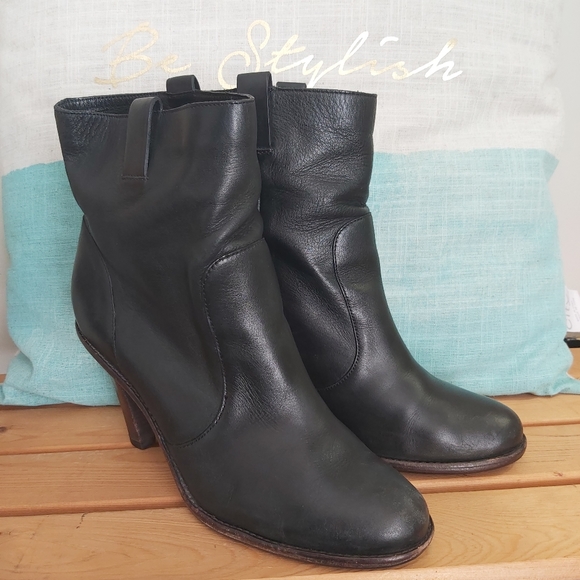 Cole Haan Shoes - Cole Haan boots size 8.5 Black Leather Heeled Ankle 3.5" heels